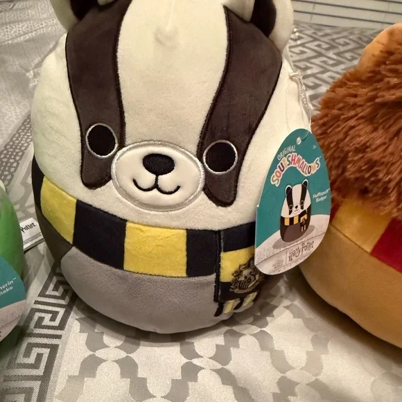 Squishmallows Harry Potter house (new with tags) - Picture 3 of 5